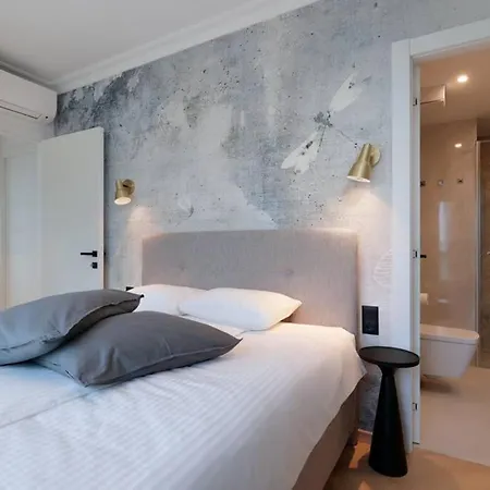 Апартаменты Marena - Trees To Seas Luxury Escape