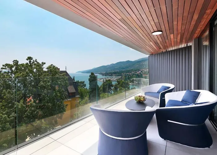 Marena - Trees To Seas Luxury Escape