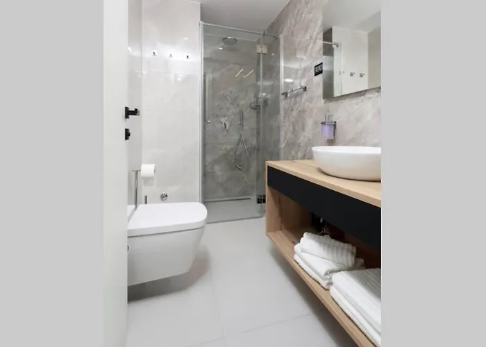 Apartment Marena - Trees To Seas Luxury Escape